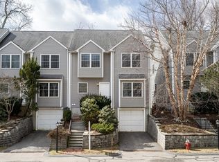 10 Edgemoor Cir, Wellesley, MA 02482