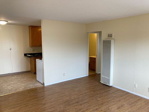 2nd image of 580 Vernon St #13