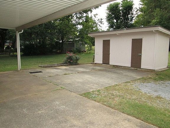 2nd image of 108 Arnette Dr