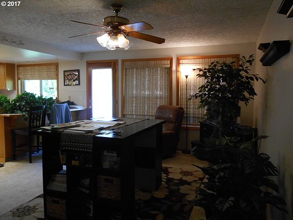 4th image of 9225 NE 81st Ave