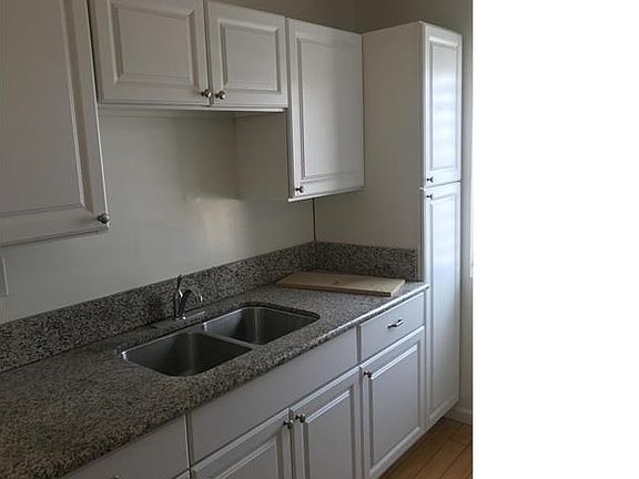 4th image of 3562 Mentone Ave #7