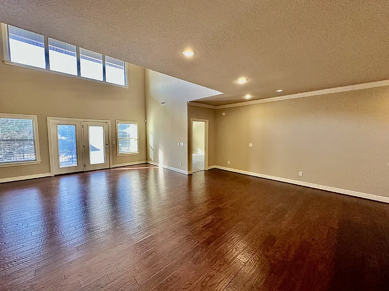 6613 W Valley View Rd — Photo 8