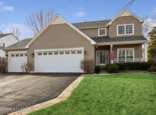 1612 Dogwood Dr, Crystal Lake, IL 60014