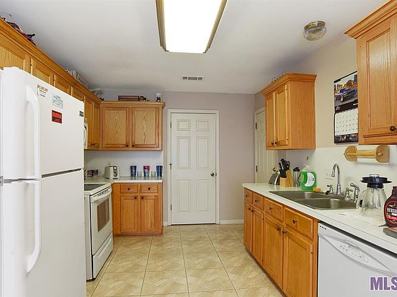 4th image of 9755 Corrinne Ave