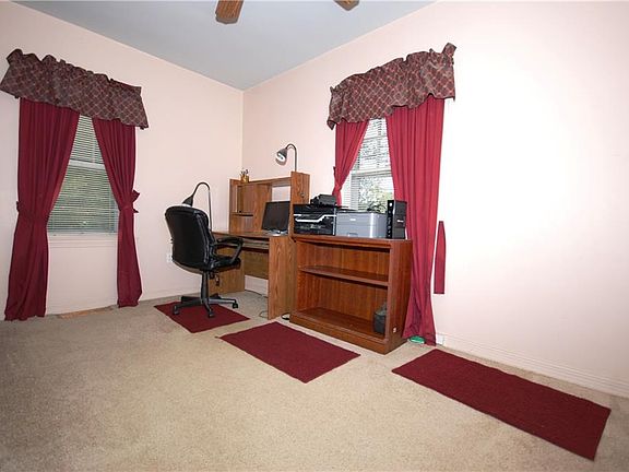 4th image of 3227 Albrecht Ave