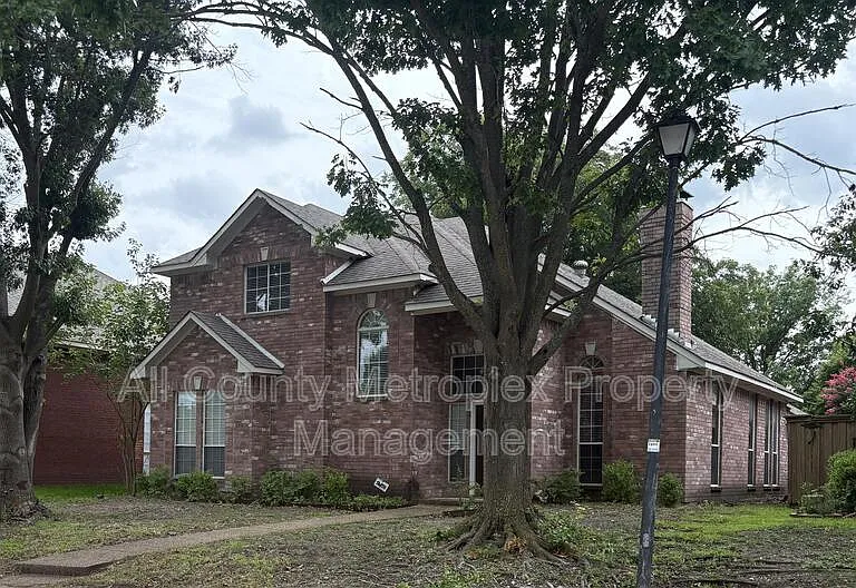 8902 Bayshore Ln — Photo 1