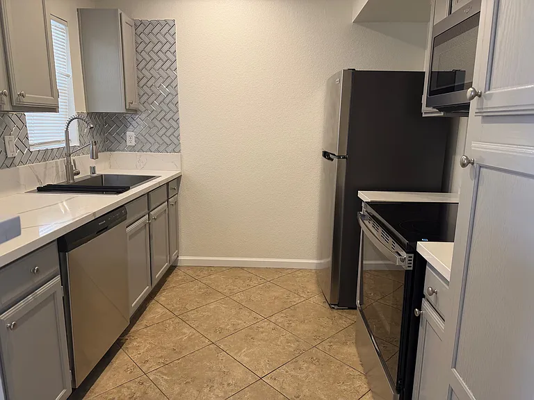 6650 W Warm Springs Rd #B — Photo 2