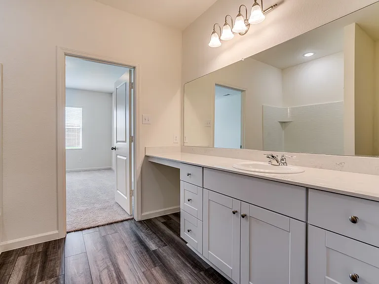 778 Camden Dr — Photo 11
