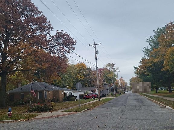 5th image of 1850 College St