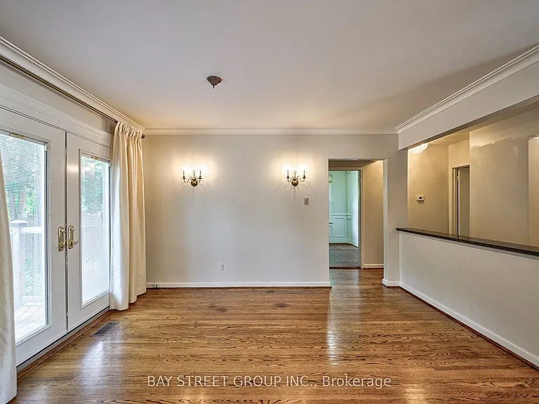 35 Camwood Cres — Photo 10