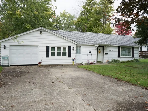 31 W Erie St, Jefferson, OH 44047