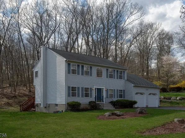 18 Windjammer Dr, Jefferson Twp., NJ 07849