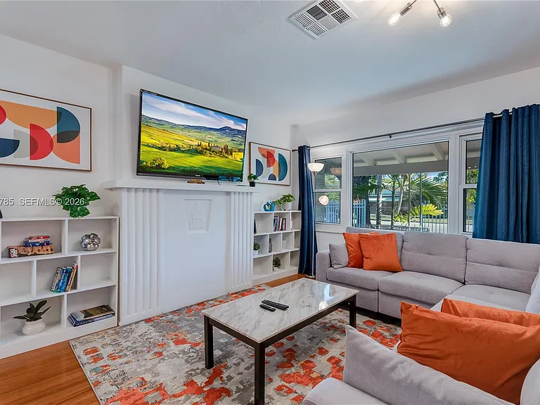 820 SW 26th Rd — Photo 1