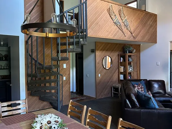 865 Majestic Pines Dr, Mammoth Lakes, CA