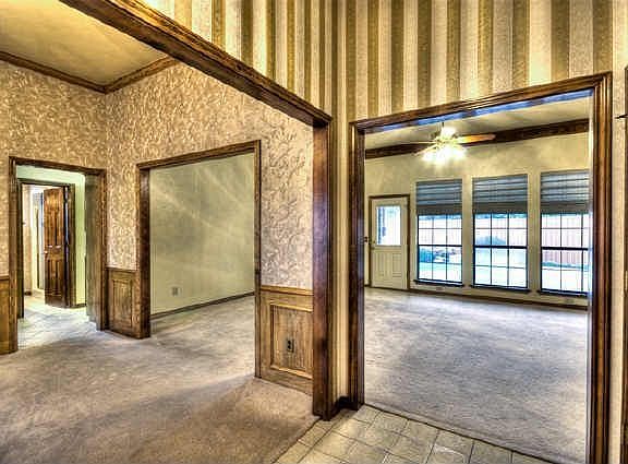 4th image of 3713 Marlborough Ct