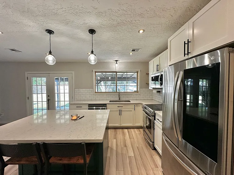 4720 NE Macarthur Cir — Photo 15