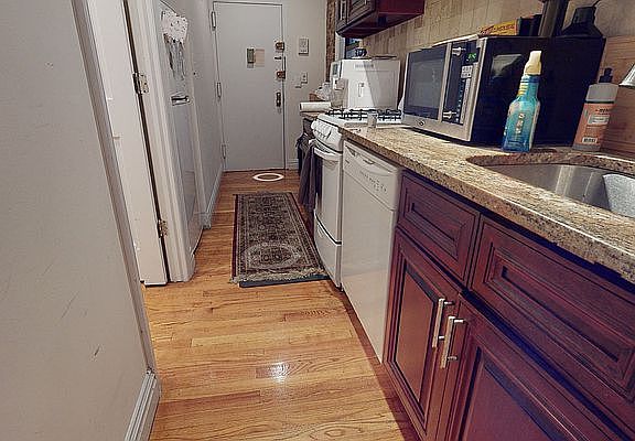 3rd image of 184 Mott St #8