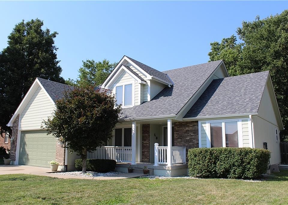 1st image of 1006 NW Cedar Ln