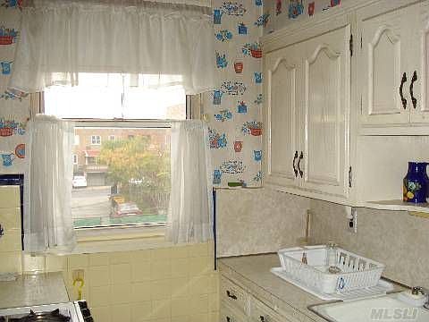 5th image of 1707 Willoughby Ave