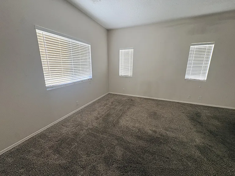 7180 Husky Dr NE — Photo 6