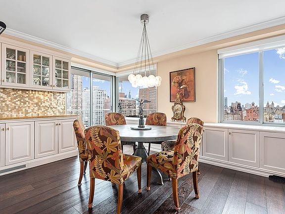4th image of 300 E 74th St APT 28C