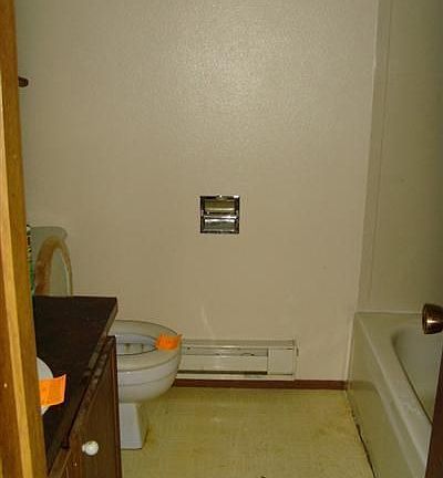 Full Upstairs Bathroom