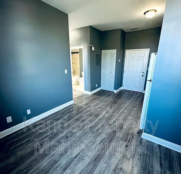 1401 Division Ave #203 — Photo 6