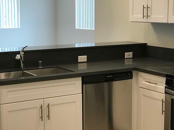 4th image of 14828 Rayen St #210