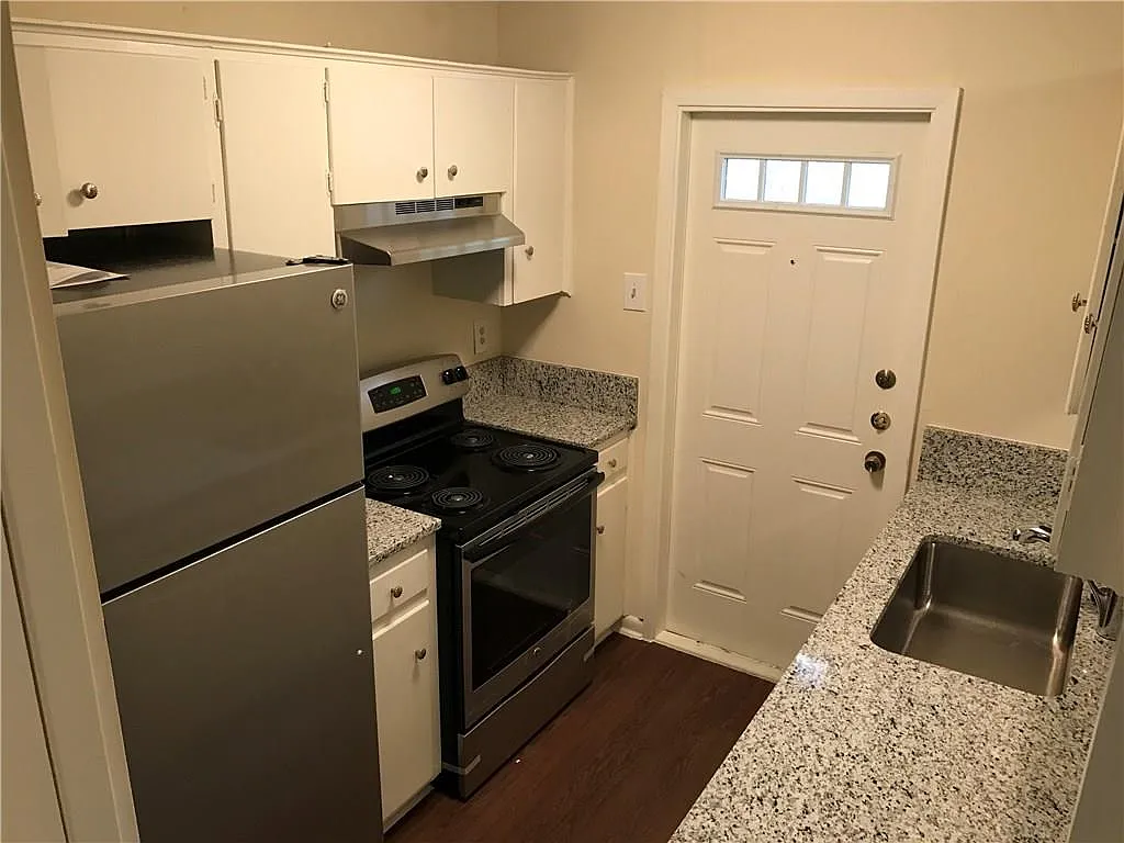 2 bed, 1.0 bath, 950 sqft, $1,500 — Photo 4