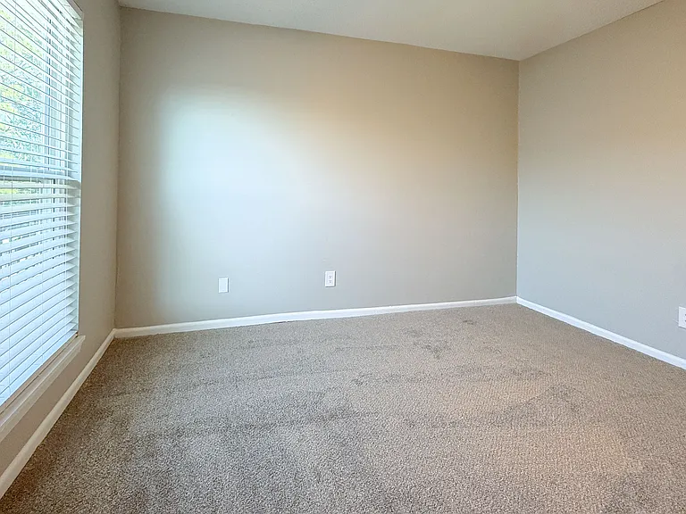 Ingleside Gardens Apartments — Photo 34