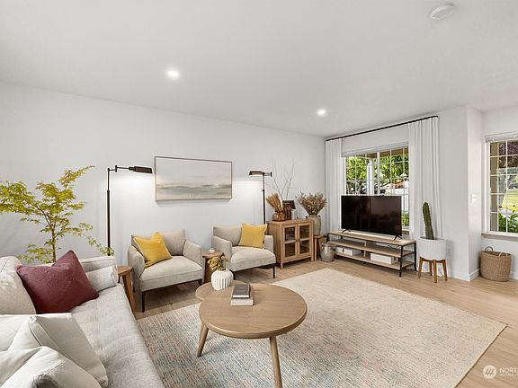 5th image of 3020 Rosewood Street