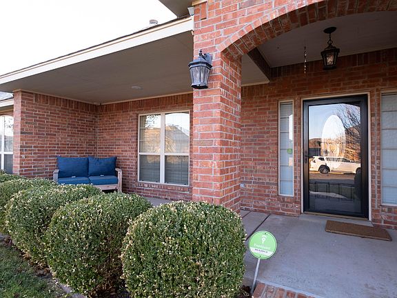 3rd image of 8005 Manor Haven Ct