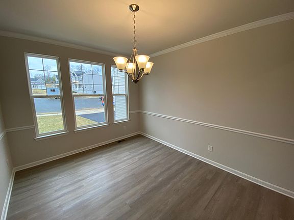 4th image of 229 Brafferton Blvd