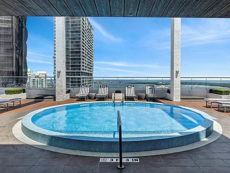 500 Brickell Ave #1100 — Photo 31