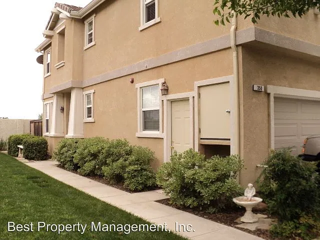 350 Jefferson Dr photo 1
