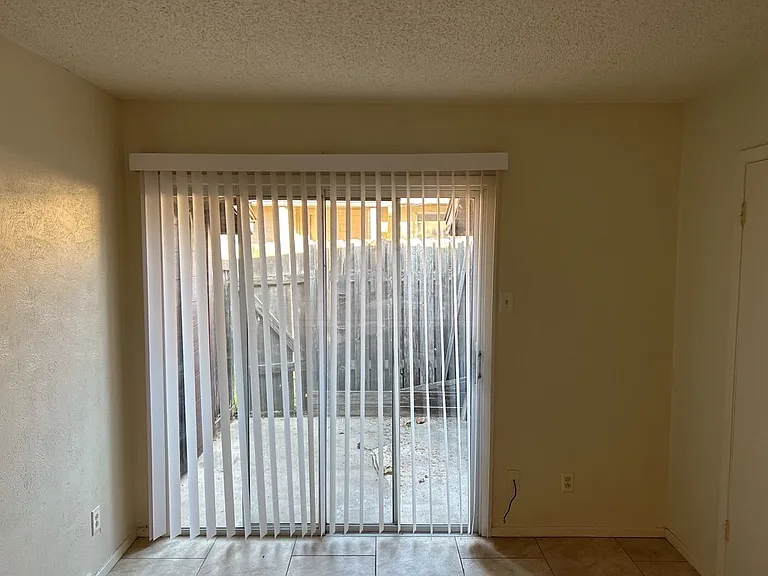 2210 Silverway Dr — Photo 9