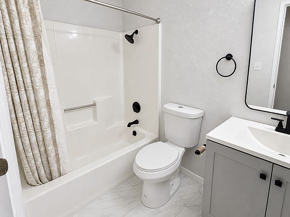 3rd image of 323 Towne House Ln