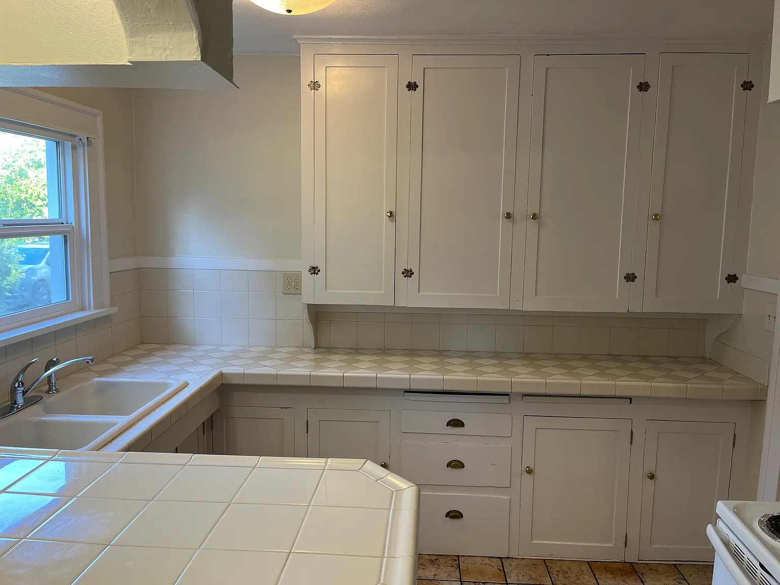 2 bed, 1100 sqft, $2,350 — Photo 4
