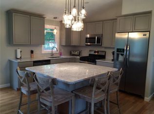 25 Gardenia Ln, Narragansett, RI 02882
