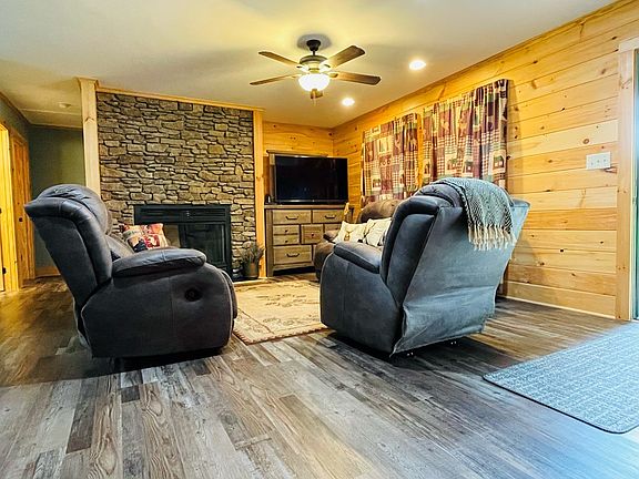 2nd image of 655 Laurel Mountain Ln