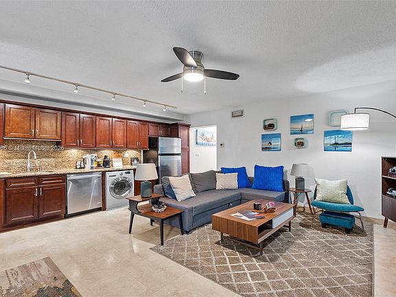 4th image of 525 Meridian Ave APT 102