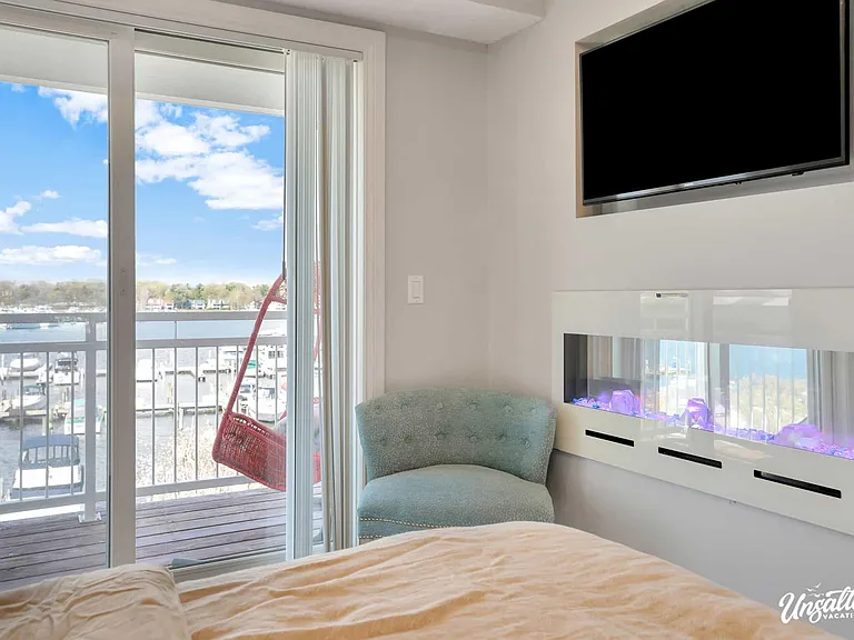 19 W Savidge St #29 — Photo 34