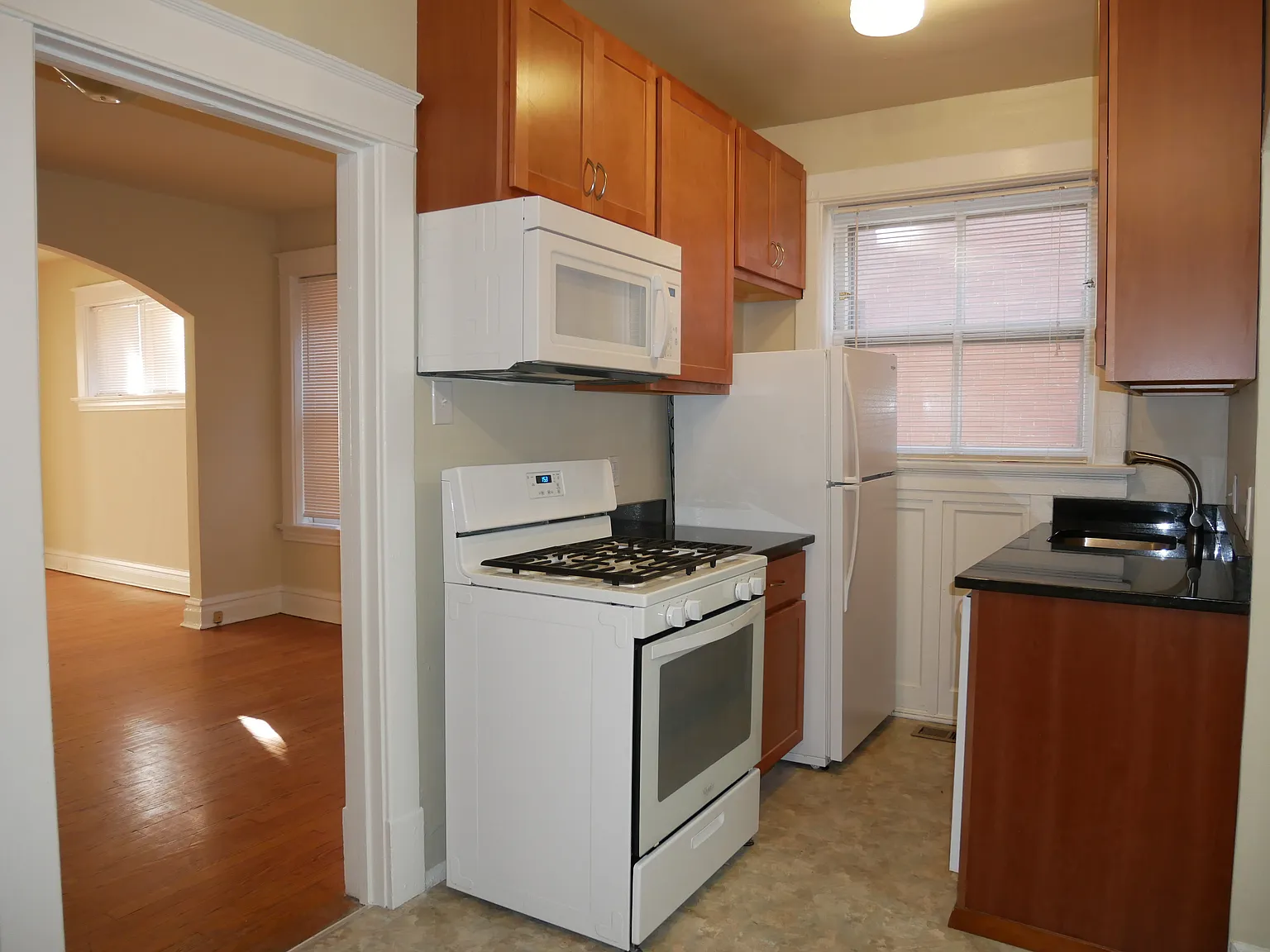 1 bed, 815 sqft, $995 — Photo 2