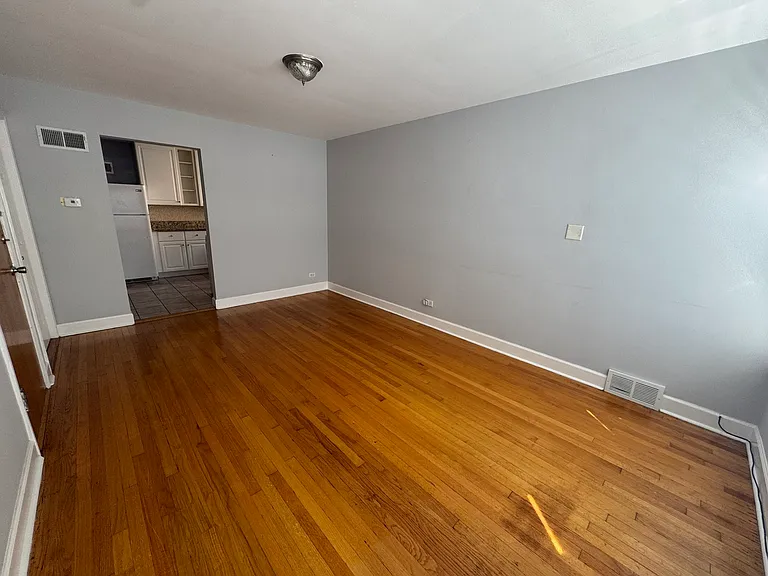 9034 La Crosse Ave #1S — Photo 3