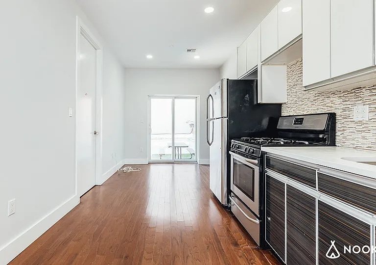 1350 Myrtle Ave #2C — Photo 3