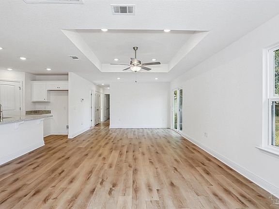 5th image of 8515 Rose Ave