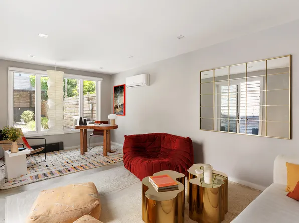 68 Sullivan Street TOWNHOUSE image 2 of 13