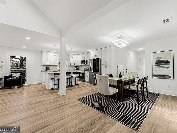 5th image of 4071 Rainbow Dr