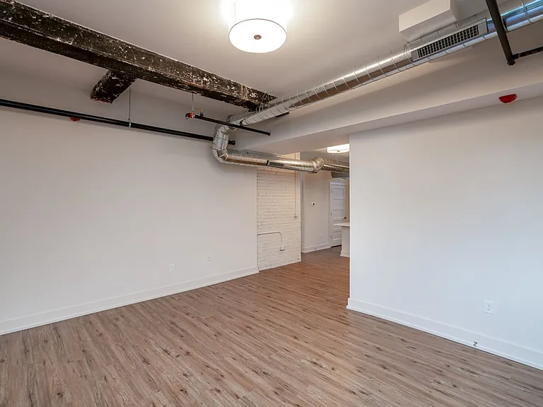 875 Michigan Ave — Photo 53