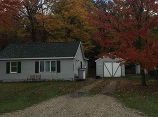 3530 W Lake Mitchell Dr, Cadillac, MI 49601